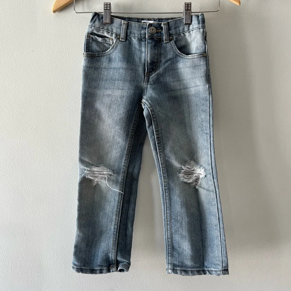 Epic Threads straight leg distressed‎ jeans, sz 5, light wash, snap, adjustable